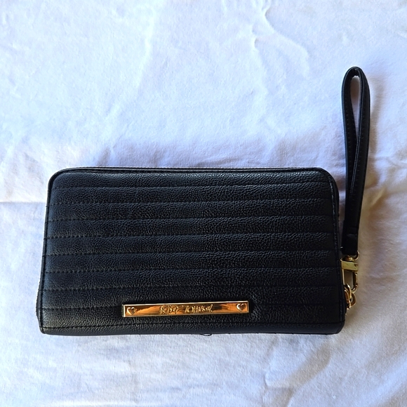 Betsey Johnson Handbags - Betsey Johnson Wristlet